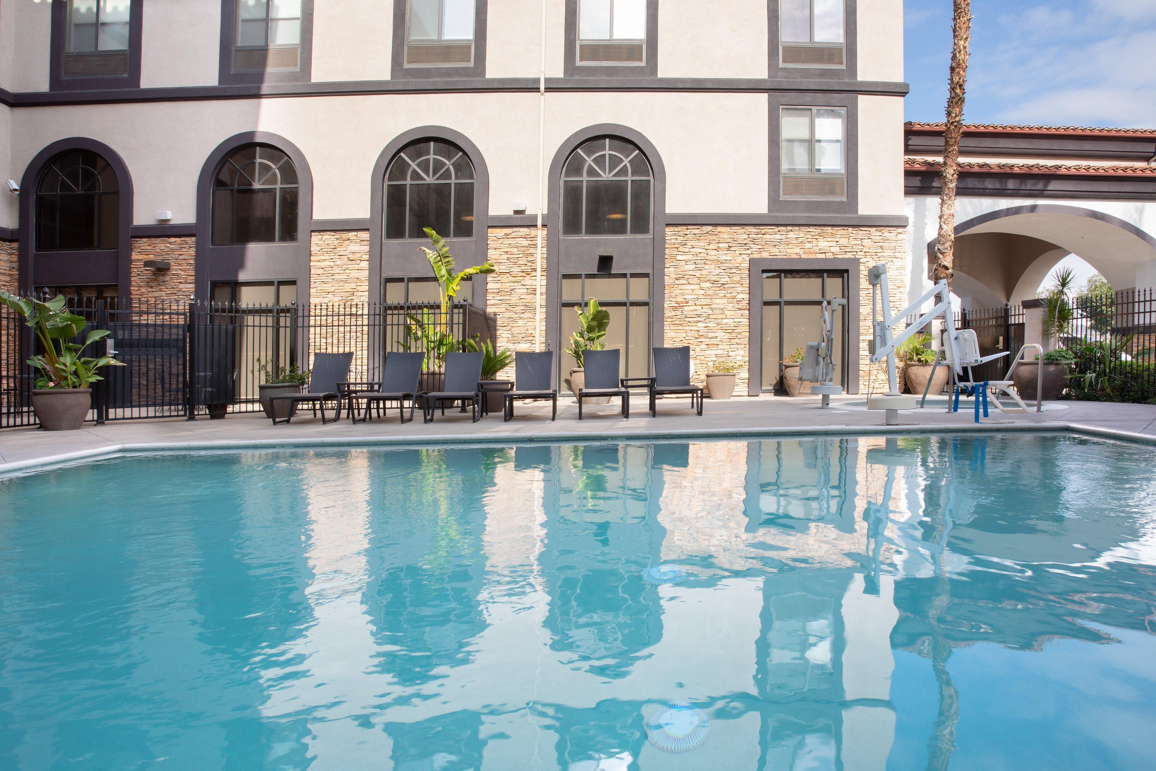 Holiday Inn Express Ontario By Ihg Creekside Exterior foto