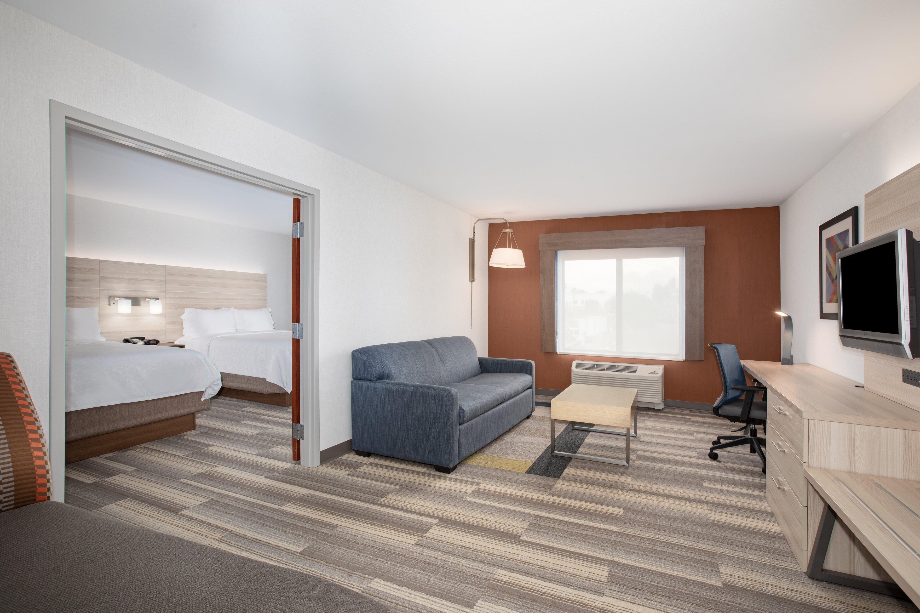 Holiday Inn Express Ontario By Ihg Creekside Exterior foto