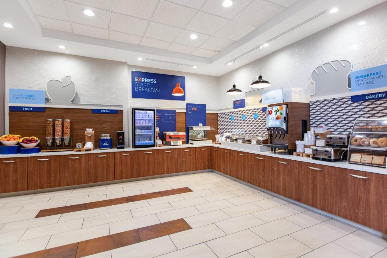Holiday Inn Express Ontario By Ihg Creekside Exterior foto